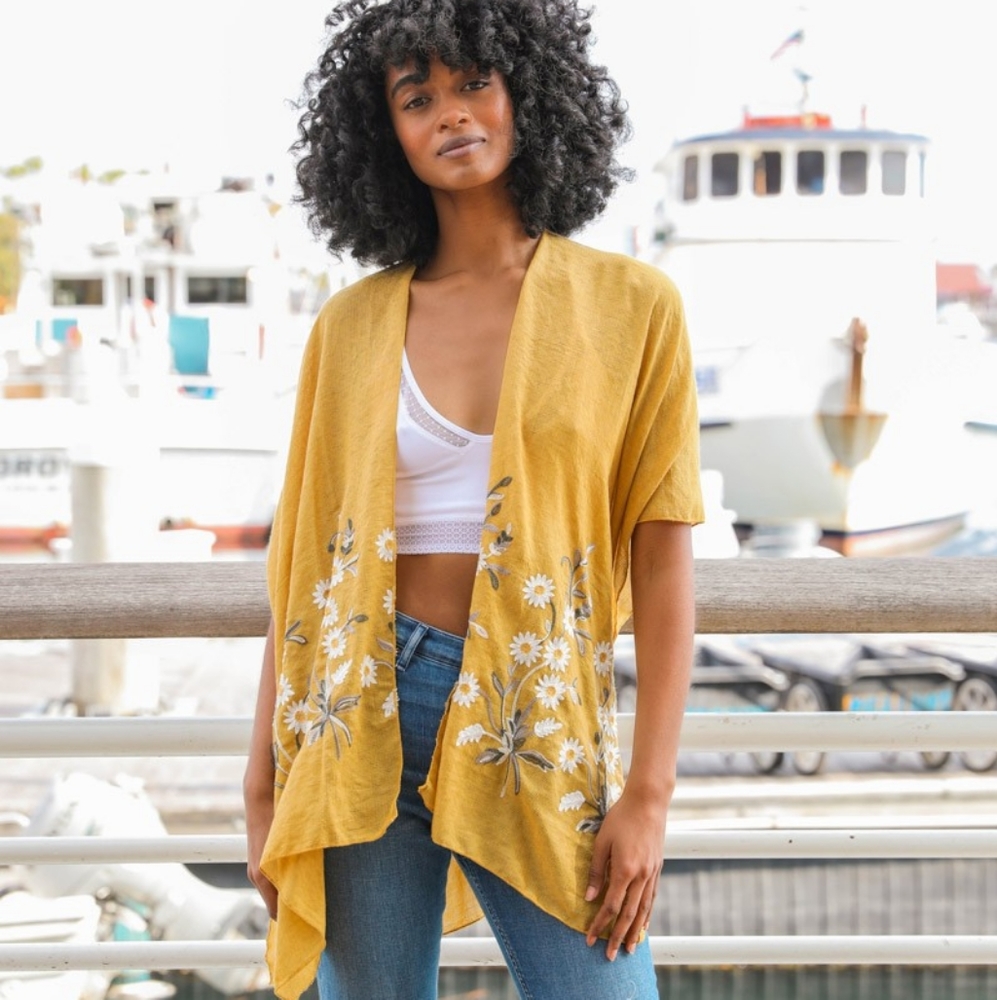 SPRING DAISY WOVEN KIMONO